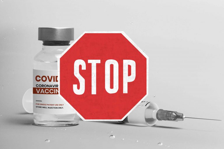 Stopp vaksinasjonene umiddelbart